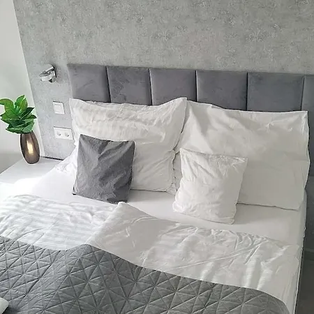 Aranykez Apartment, Center شقة إسترغوم