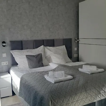 Aranykez Apartment, Center إسترغوم