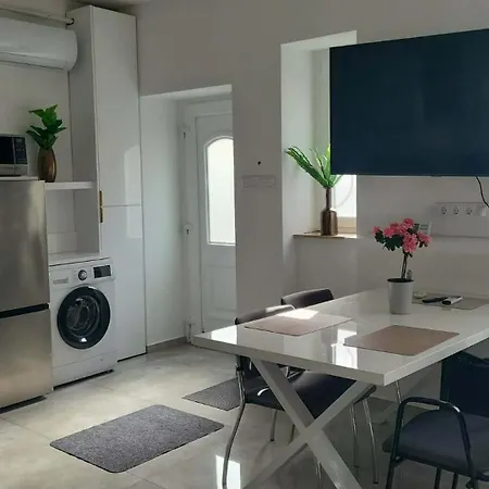 Aranykez Apartment, Center *